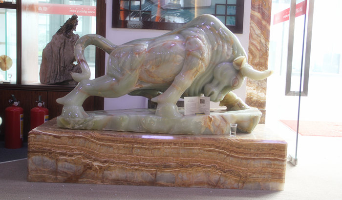 高端石材品牌,玉石產(chǎn)品,牛氣沖天,龍美達(dá)石材集團(tuán),尚石珍品
