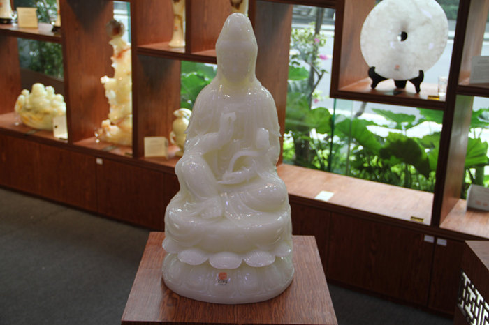 玉石禮品,玉雕品牌,觀音菩薩,龍美達(dá)石材集團(tuán),尚石珍品