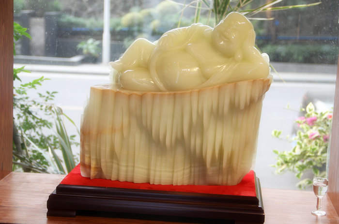 玉石禮品,玉雕品牌,彌勒菩薩,龍美達(dá)石材集團(tuán),尚石珍品